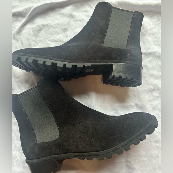 NWOB!  Stuart Weitzman black leather booties size 9 - Picture 2 of 6